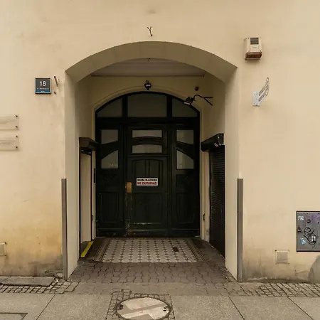 Апартаменти Wyjatkowe Jasne W Centrum Poznania By Renters *