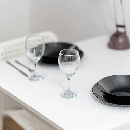 Апартаменти Wyjatkowe Jasne W Centrum Poznania By Renters Познань