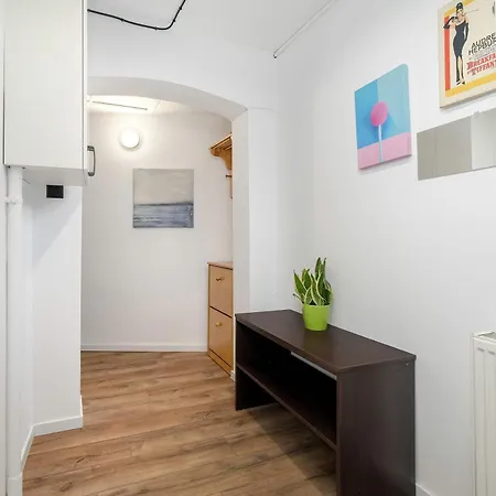 Apartment Wyjatkowe Jasne W Centrum Poznania By Renters Poznan