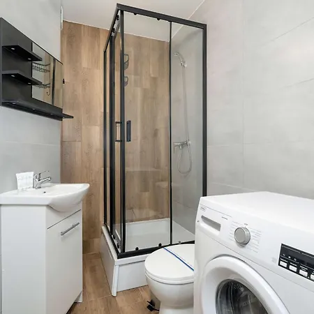 Jasne Studio Blisko Starego Browaru By Noclegi Renters * Poznaň
